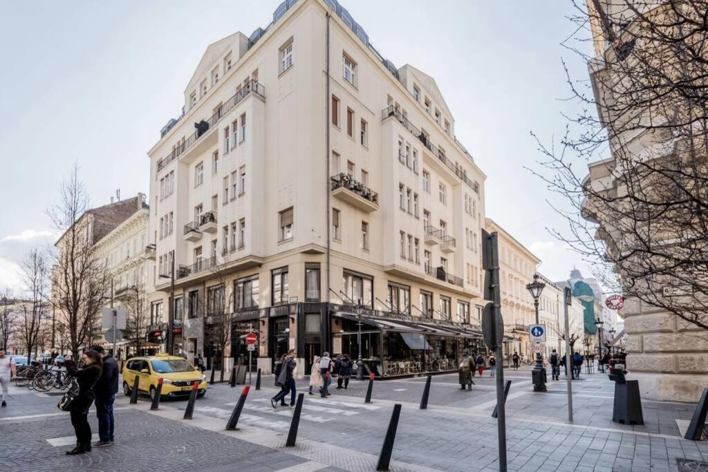 Oktober 6/8 Apartment Будапеща Екстериор снимка
