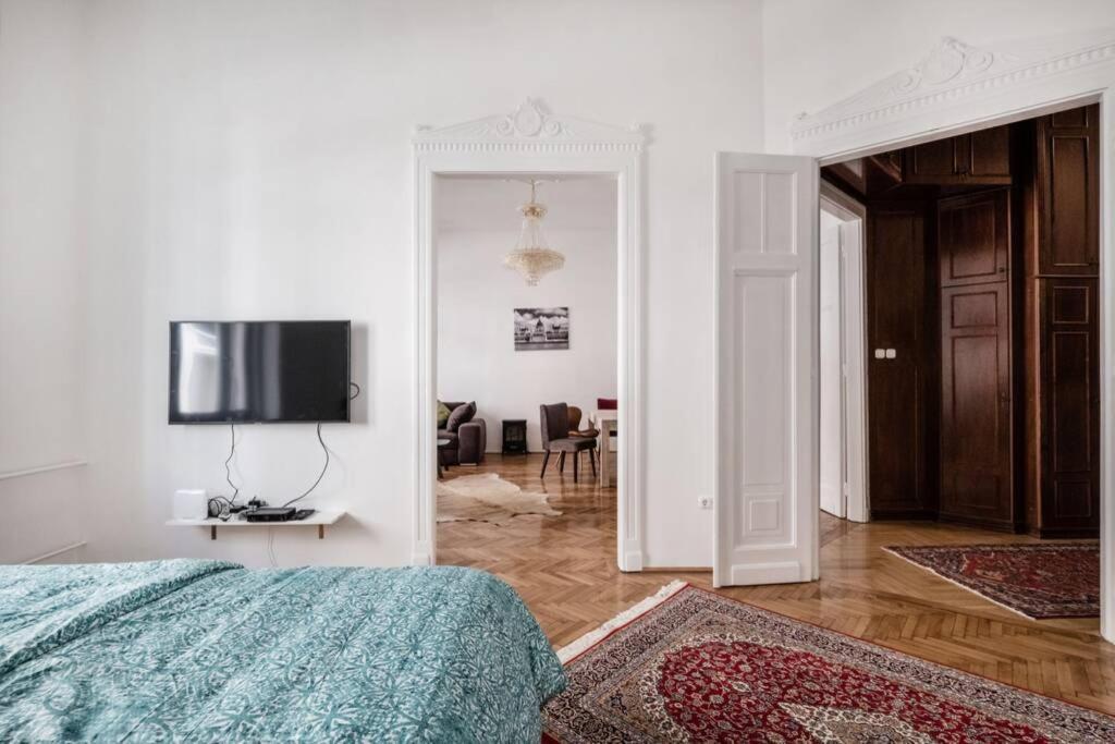 Oktober 6/8 Apartment Будапеща Екстериор снимка
