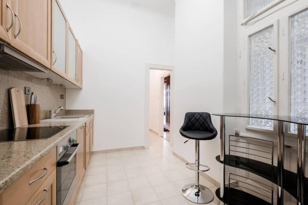 Oktober 6/8 Apartment Будапеща Екстериор снимка